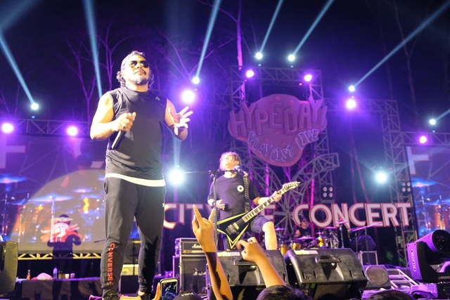 Jamrud Konser di Seven Dream City